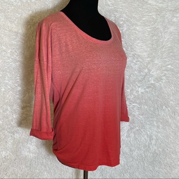 Roxy Woman’s Pink Half Sleeve Scoopneck Shirt - Picture 2 of 7